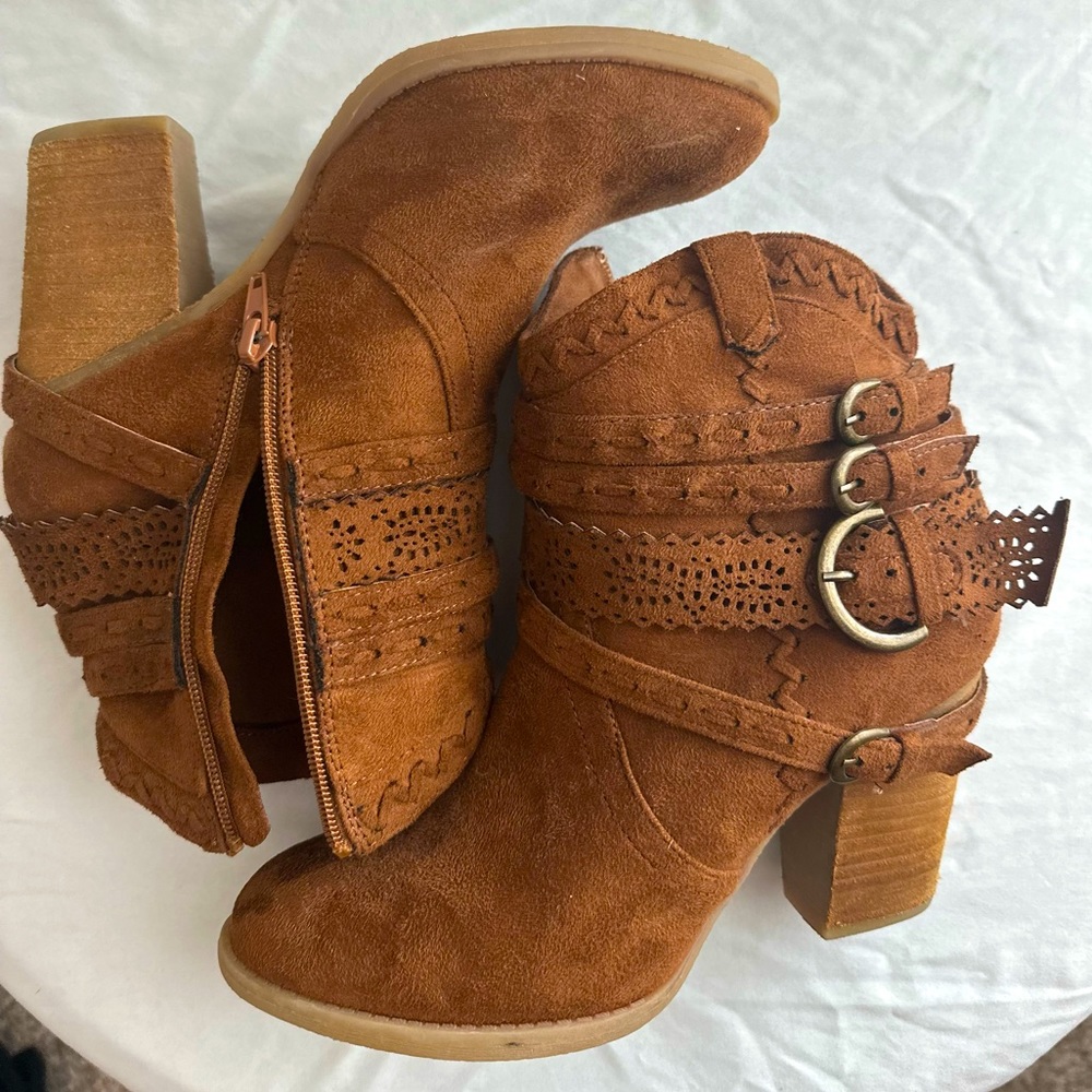 Altar’d State Western Boots Size 8 in great condition